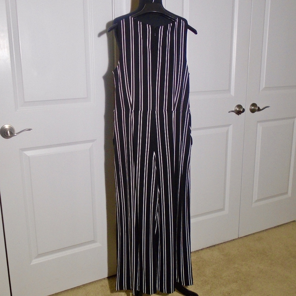 BANANA REPUBLIC NWT Sleeveless Knit Crepe Stripe Jumpsuit - Picture 7 of 9